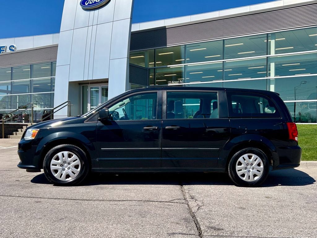 Used 2015 Dodge Grand Caravan American Value Package FWD image 3