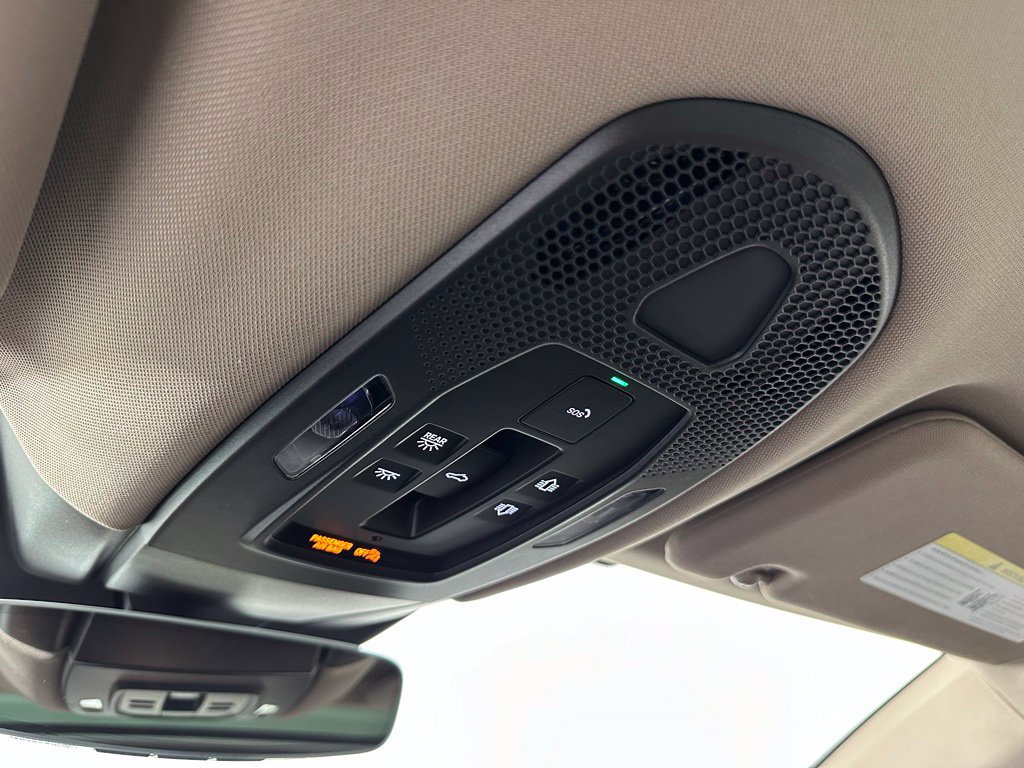 Used 2026 Porsche Panamera RWD image 32