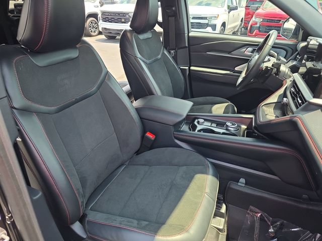 Used 2025 Ford Explorer ST AWD/4WD image 11