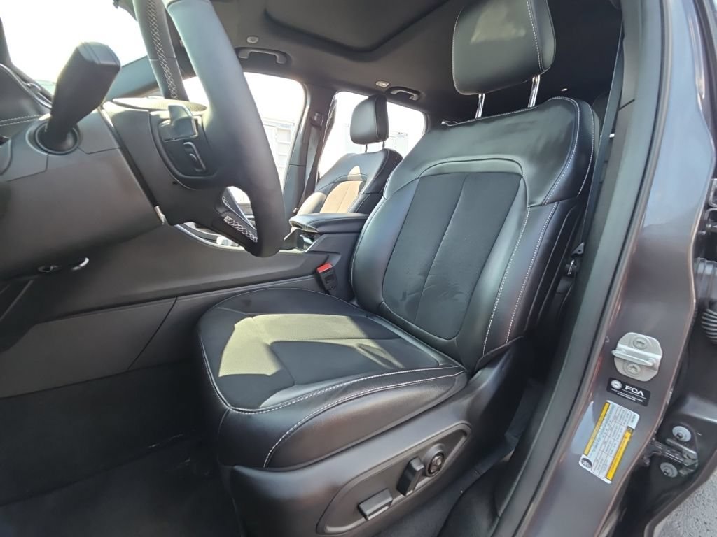 Used 2025 Jeep Grand Cherokee Altitude AWD/4WD image 24