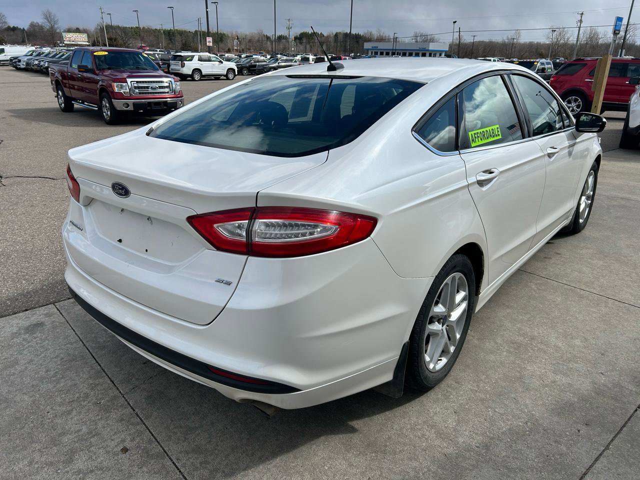 Used 2014 Ford Fusion SE FWD image 5