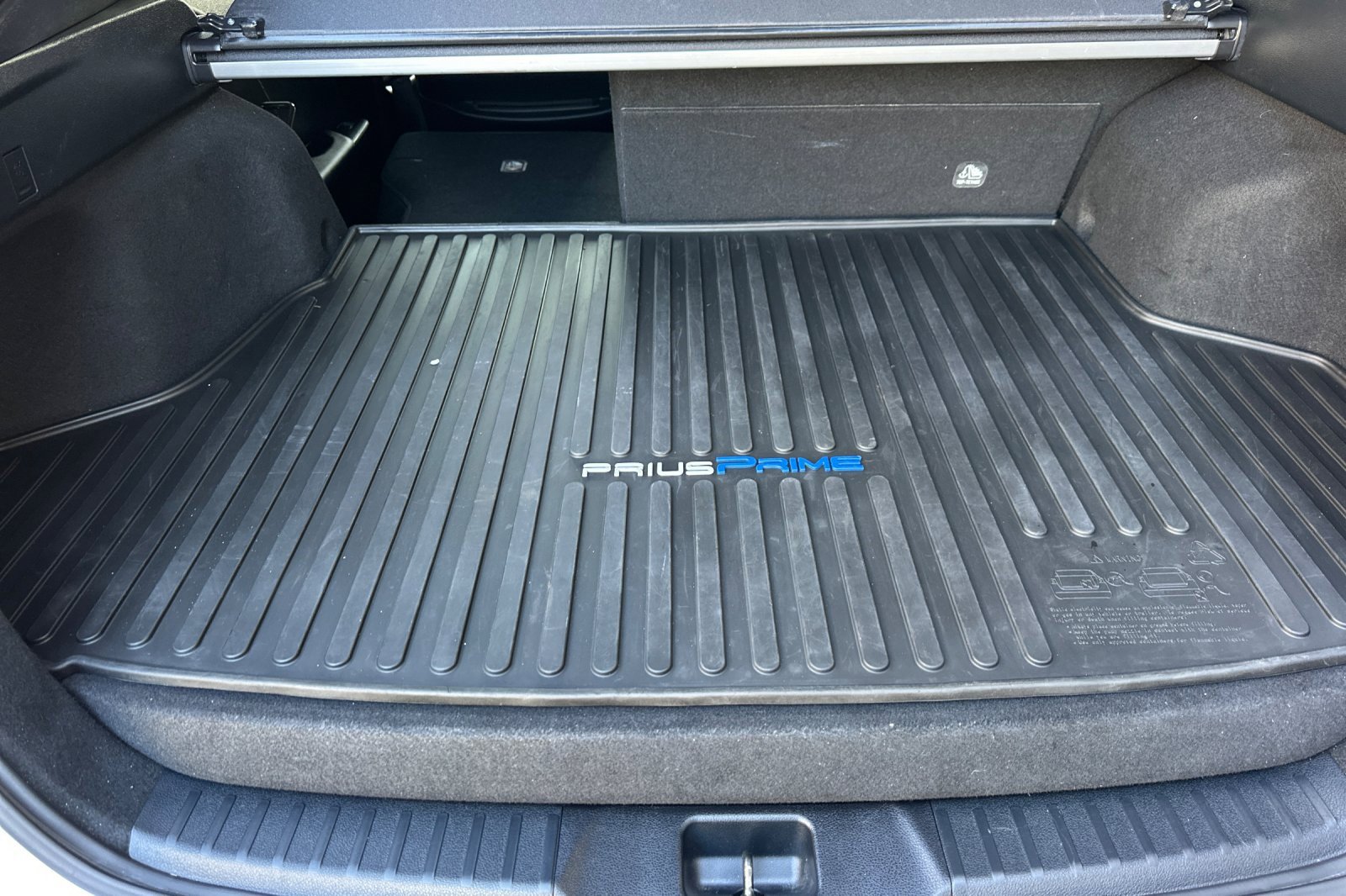 Used 2021 Toyota Prius Prime XLE image 18