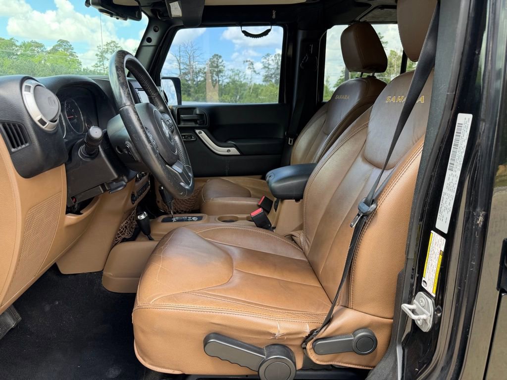 Used 2015 Jeep Wrangler Unlimited Sahara w/ Max Tow Package AWD/4WD image 10