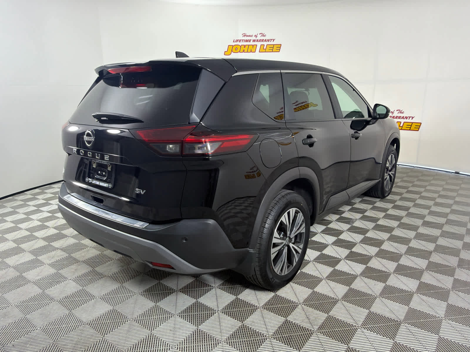 Used 2023 Nissan Rogue SV image 6