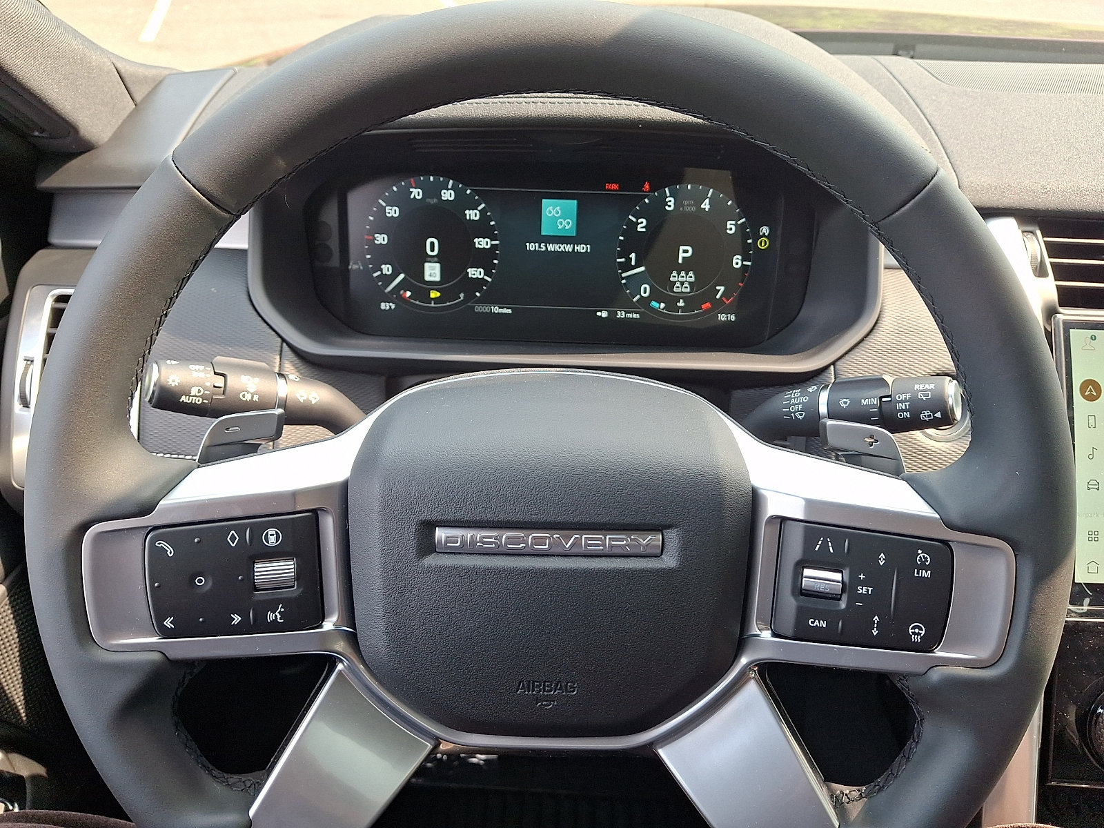 New 2026 Land Rover Discovery Limited Edition AWD/4WD image 17
