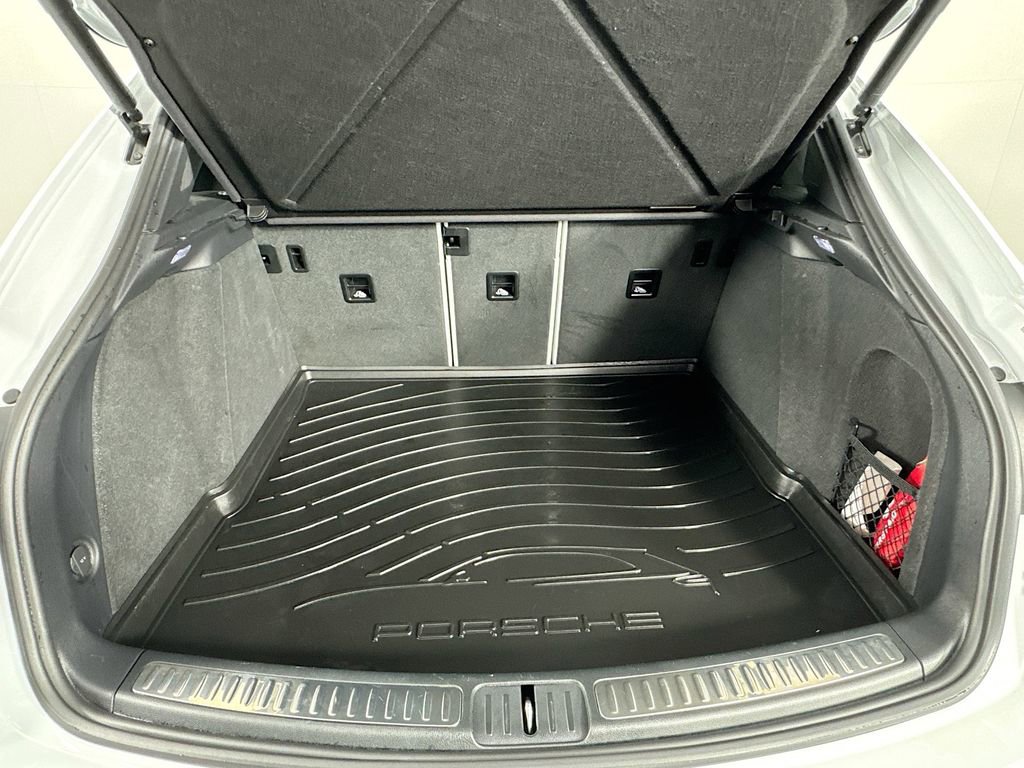 Used 2024 Porsche Macan image 33