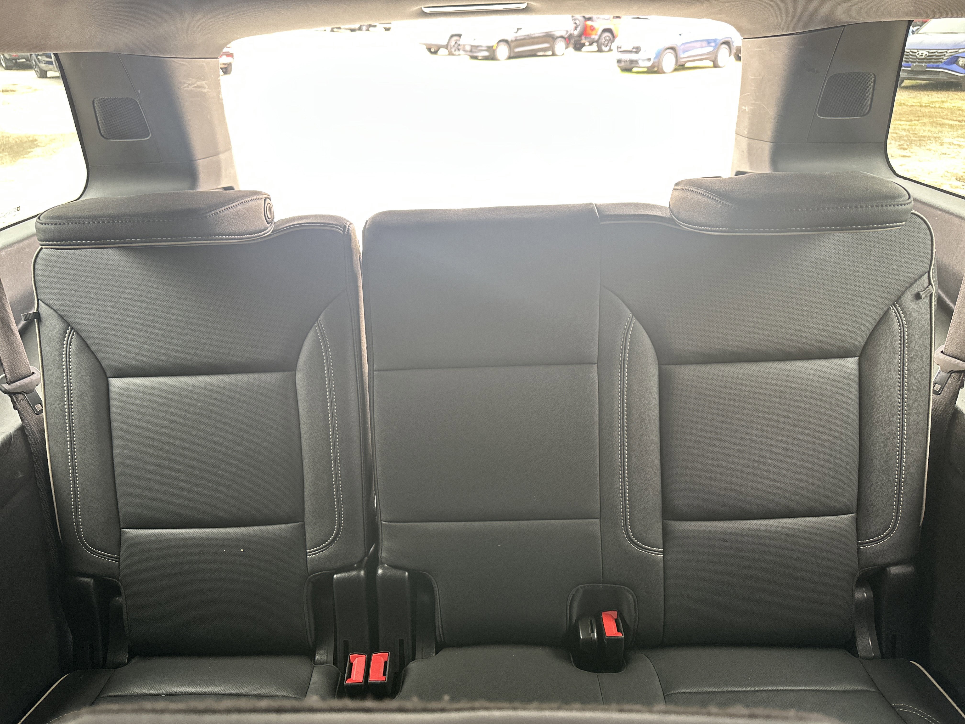 Used 2024 Chevrolet Suburban Premier image 25