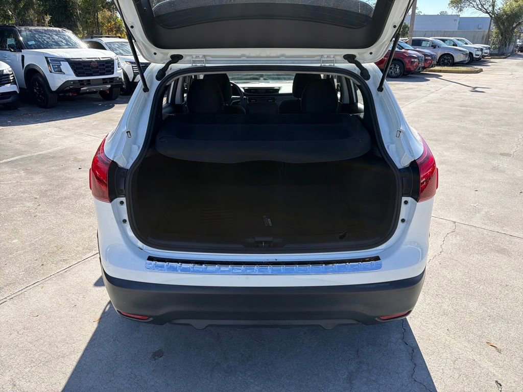 Used 2018 Nissan Rogue Sport S w/ S Appearance Package image 31