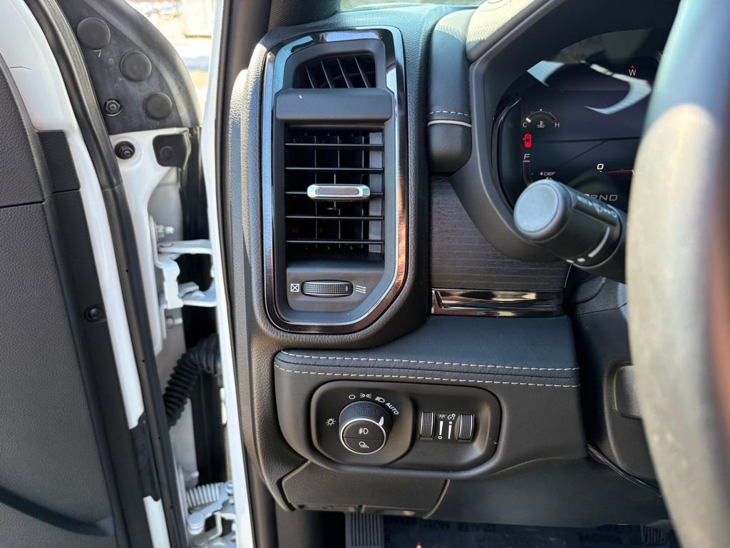 Used 2024 RAM 3500 Limited image 24