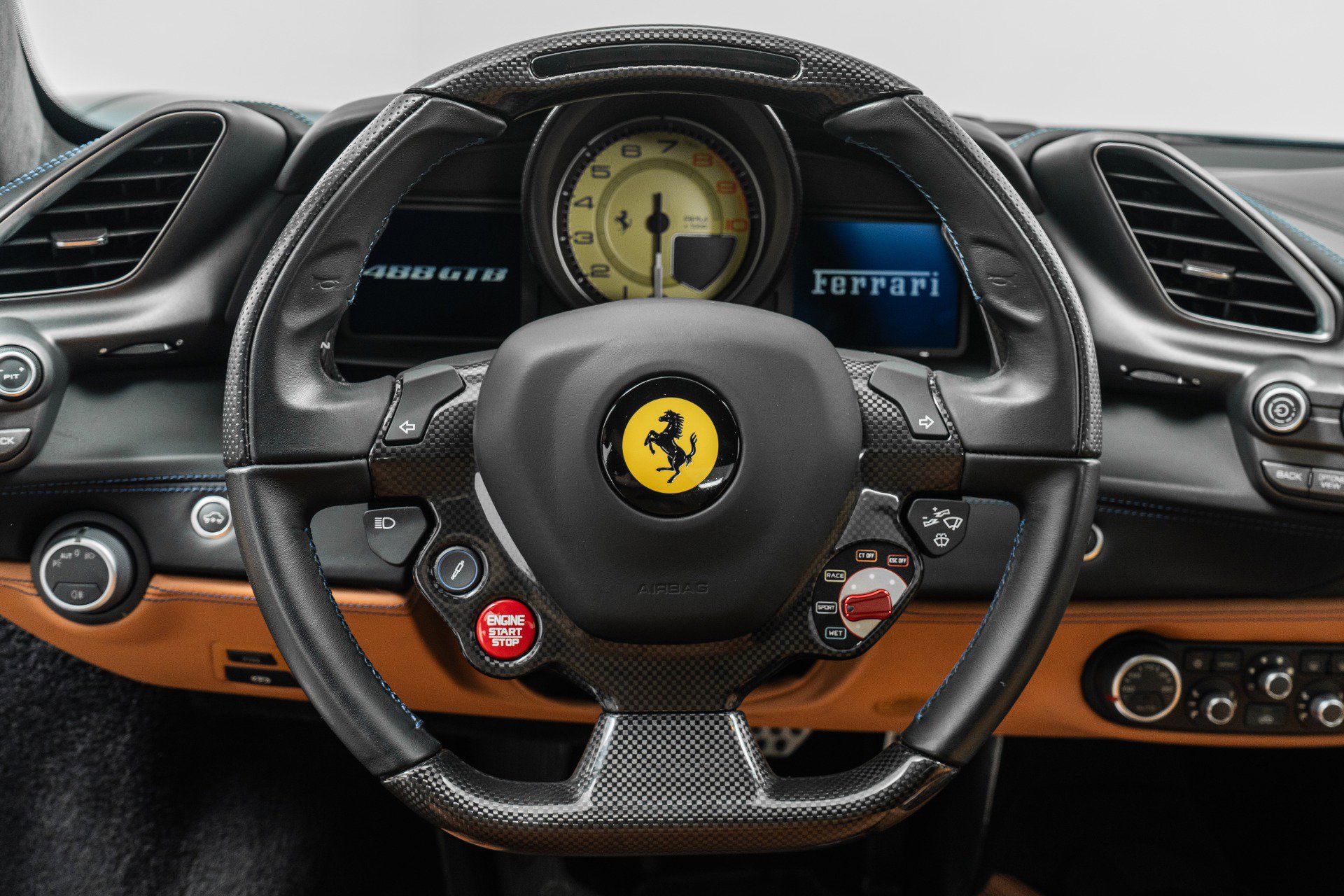 Used 2018 Ferrari 488 GTB RWD image 15