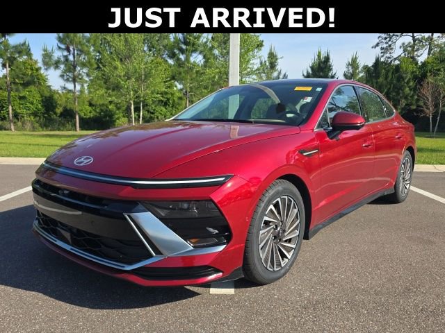Certified 2025 Hyundai Sonata Limited FWD image 1