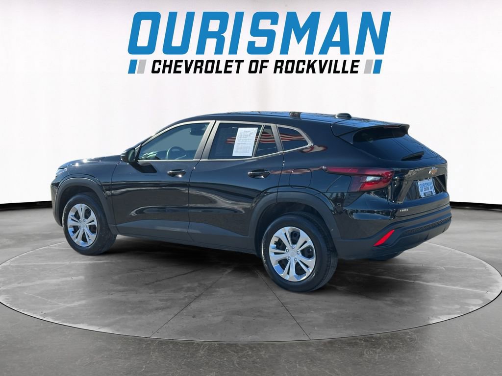 Used 2025 Chevrolet Trax LS image 4