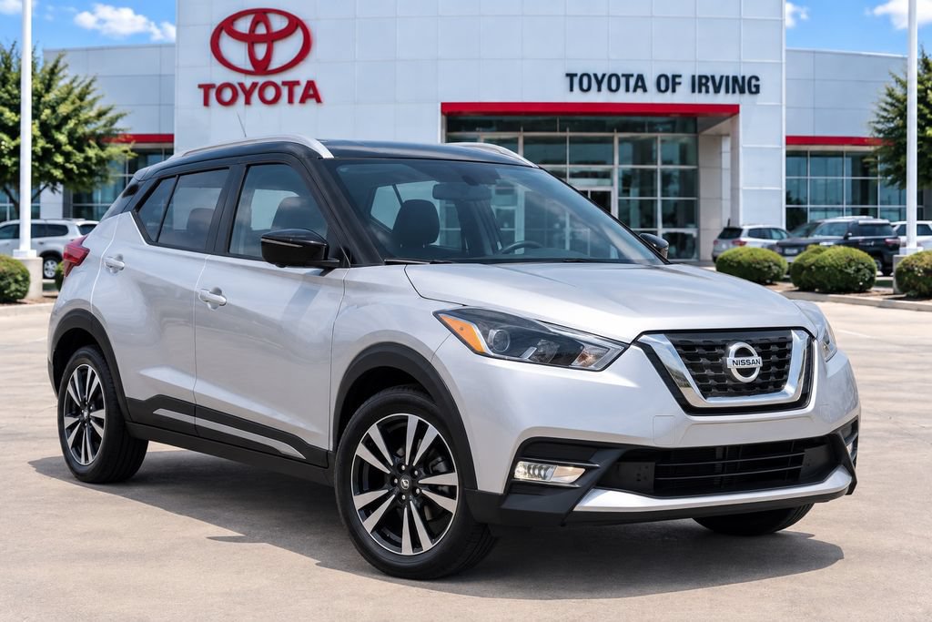 Used 2019 Nissan Kicks SR FWD image 2