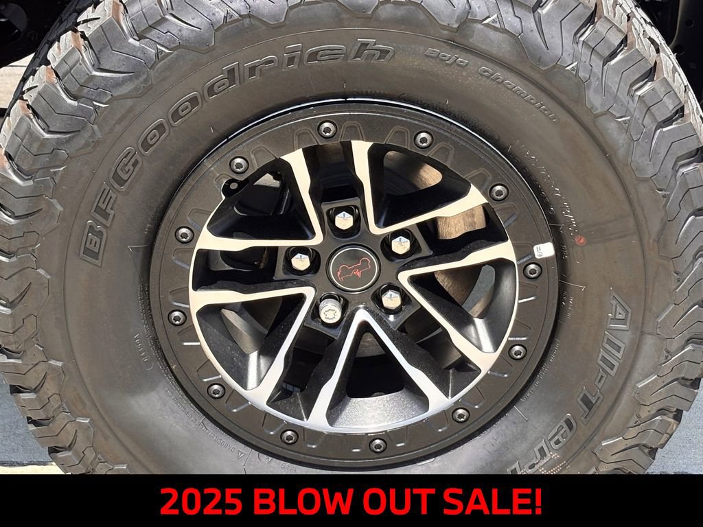 New 2025 Jeep Wrangler Unlimited Rubicon w/ XTREMEE 35" Tire Package image 8