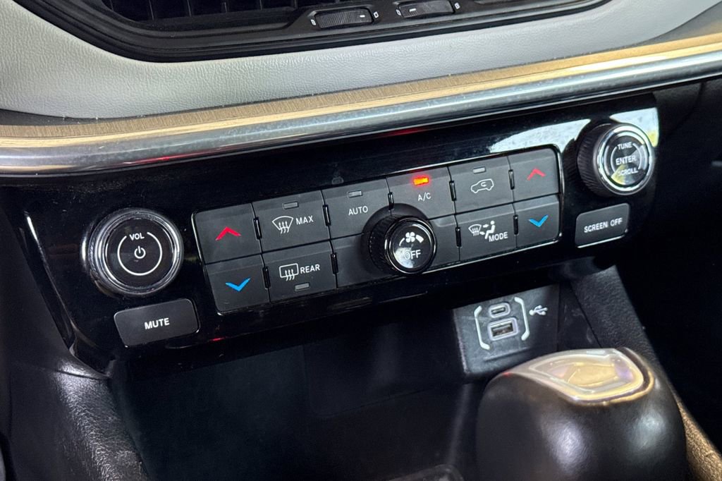 Used 2024 Jeep Compass Limited AWD/4WD image 21