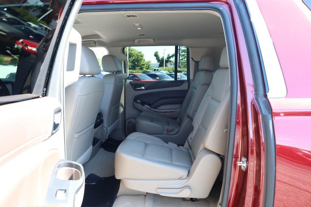 Used 2020 Chevrolet Suburban Premier AWD/4WD image 22