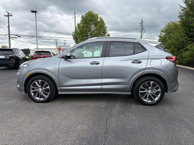 Used 2023 Buick Encore GX Select w/ Experience Buick Package FWD image 2