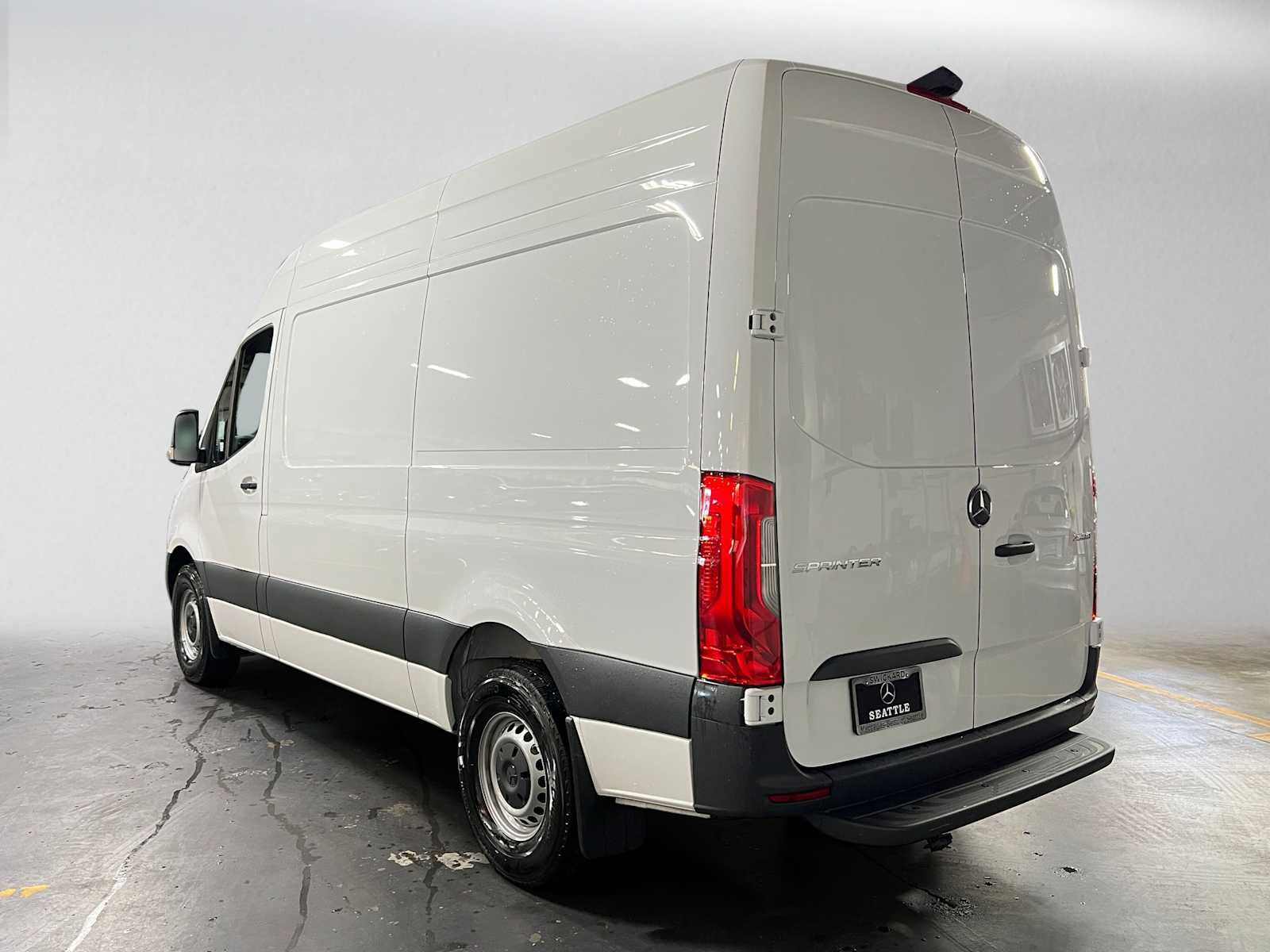 Used 2025 Mercedes-Benz Sprinter 2500 image 6