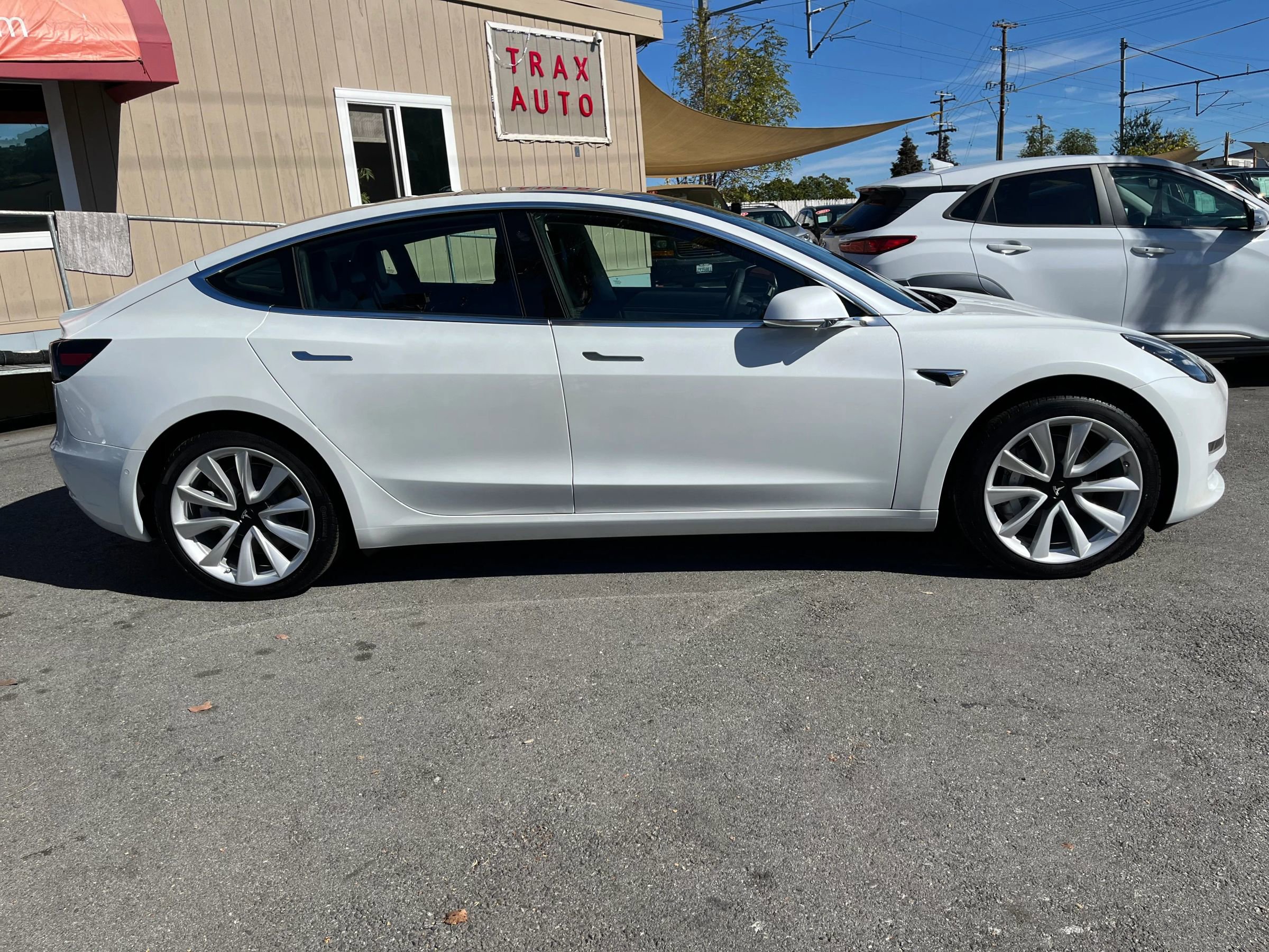 Used 2020 Tesla Model 3 Standard Range Plus image 8