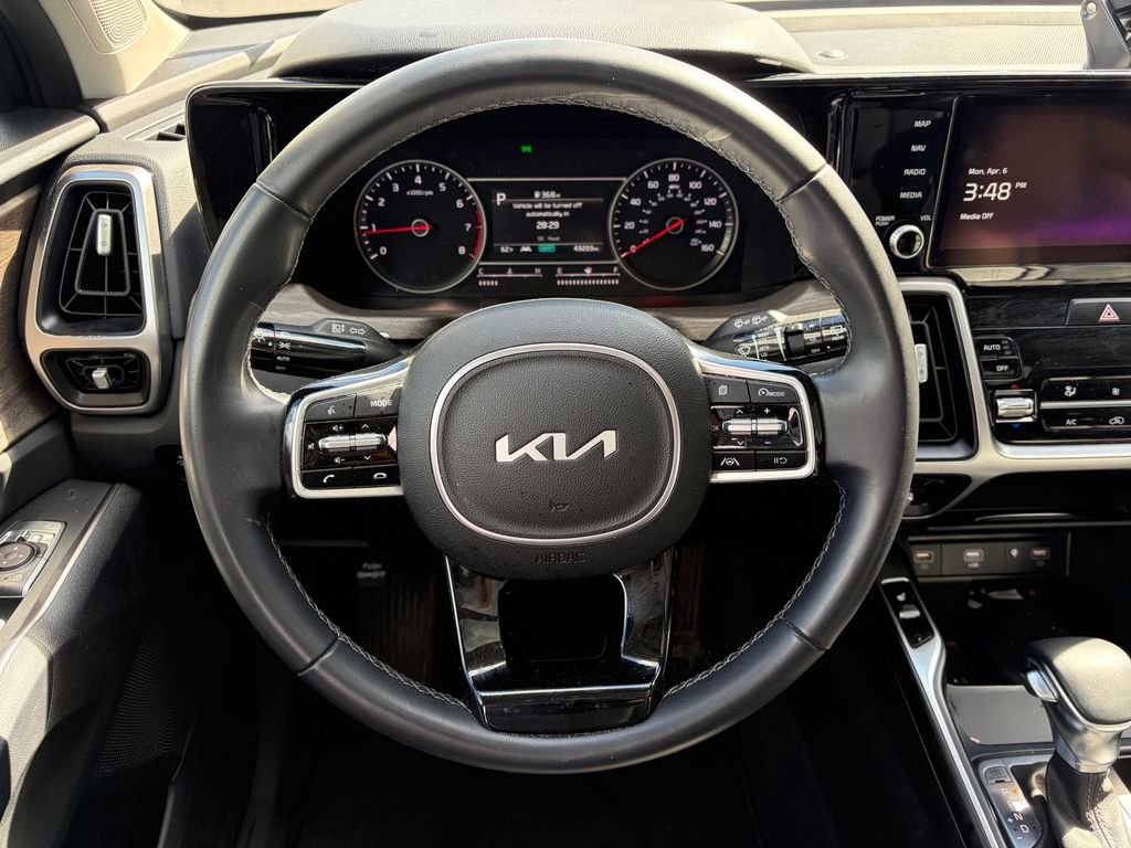 Used 2023 Kia Sorento S w/ Panoramic Sunroof Package image 11