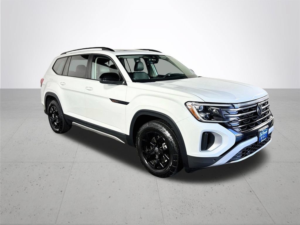 Certified 2024 Volkswagen Atlas Peak Edition SE AWD/4WD image 5