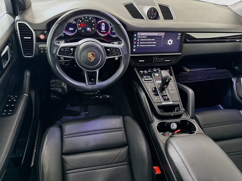Used 2023 Porsche Cayenne AWD/4WD image 16