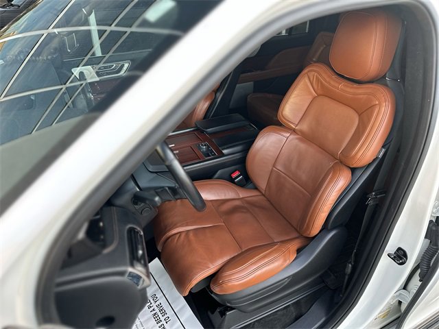 Used 2021 Lincoln Navigator L Reserve w/ Luxury Package image 12