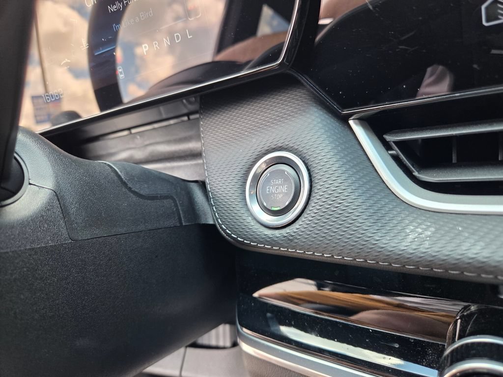 Used 2026 Chevrolet Equinox LT w/ Convenience Package II FWD image 27