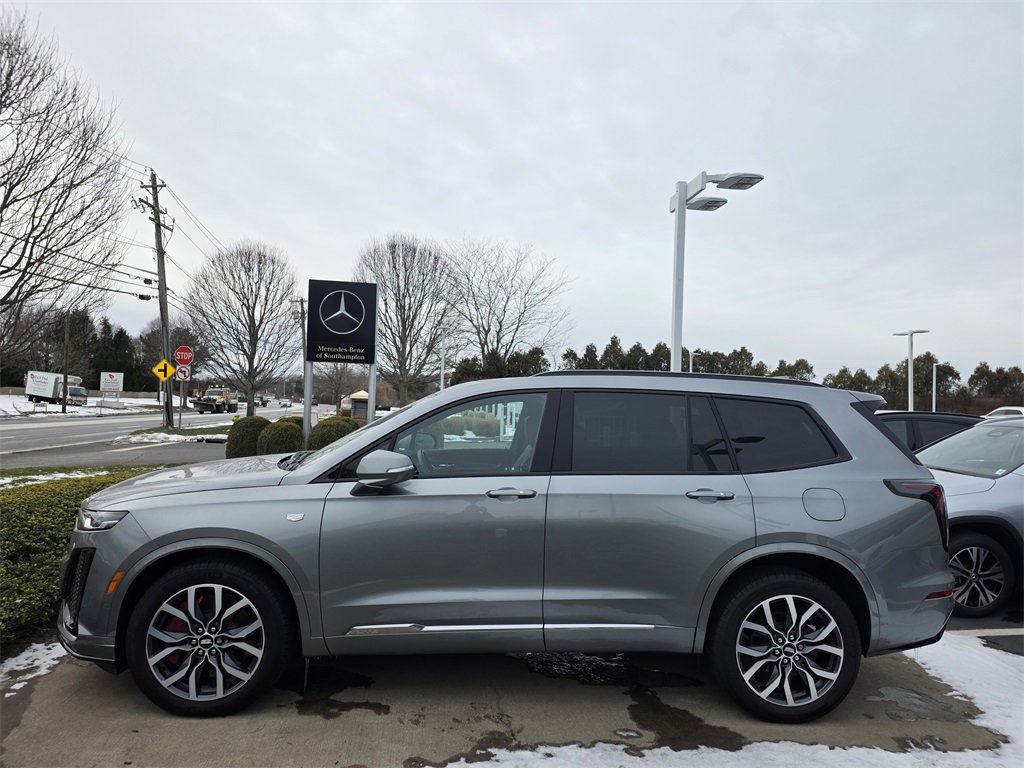 Used 2023 Cadillac XT6 Sport w/ Technology Package image 6