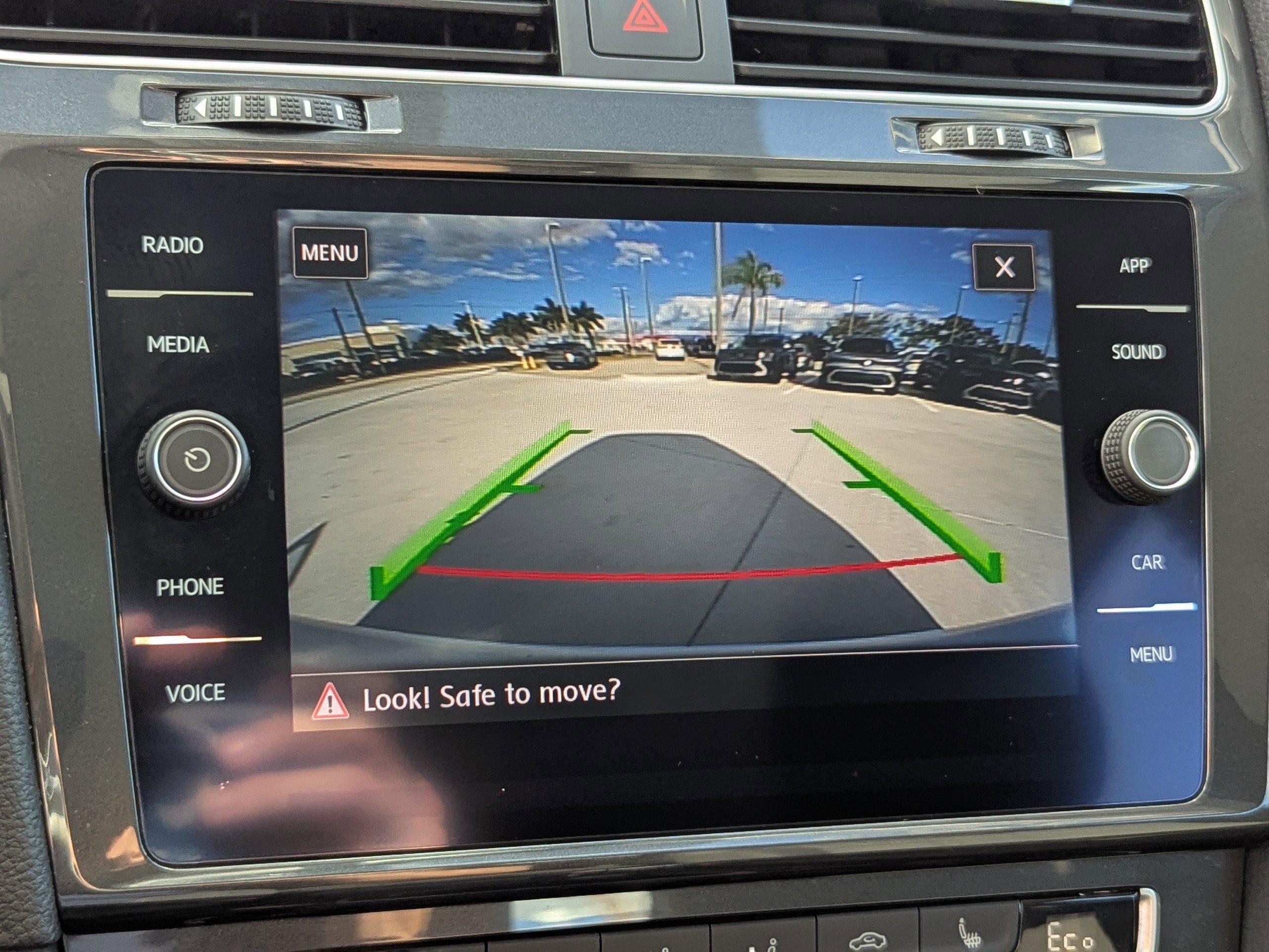 Used 2019 Volkswagen e-Golf SE w/ Driver Assistance Package image 19