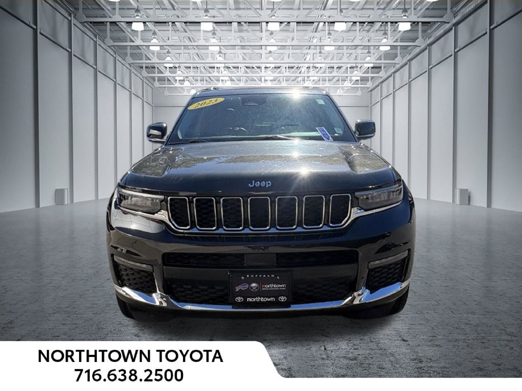 Used 2023 Jeep Grand Cherokee L Limited AWD/4WD image 2
