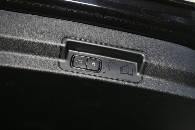 Used 2023 Ford Explorer XLT w/ Equipment Group 202A image 12