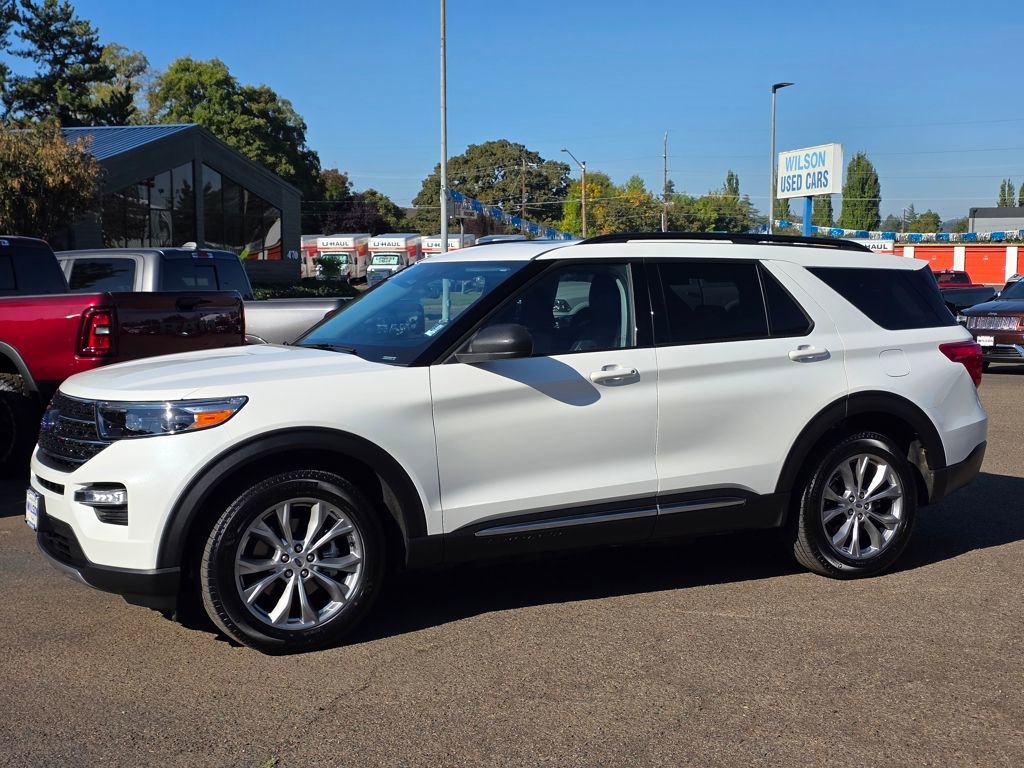 Used 2023 Ford Explorer XLT w/ Equipment Group 202A image 28