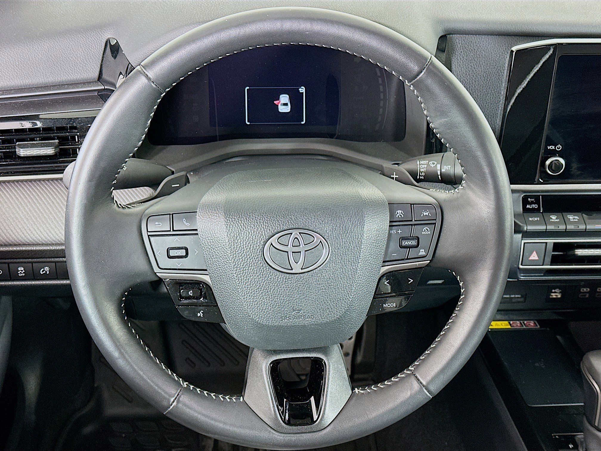 Used 2025 Toyota Camry SE image 18