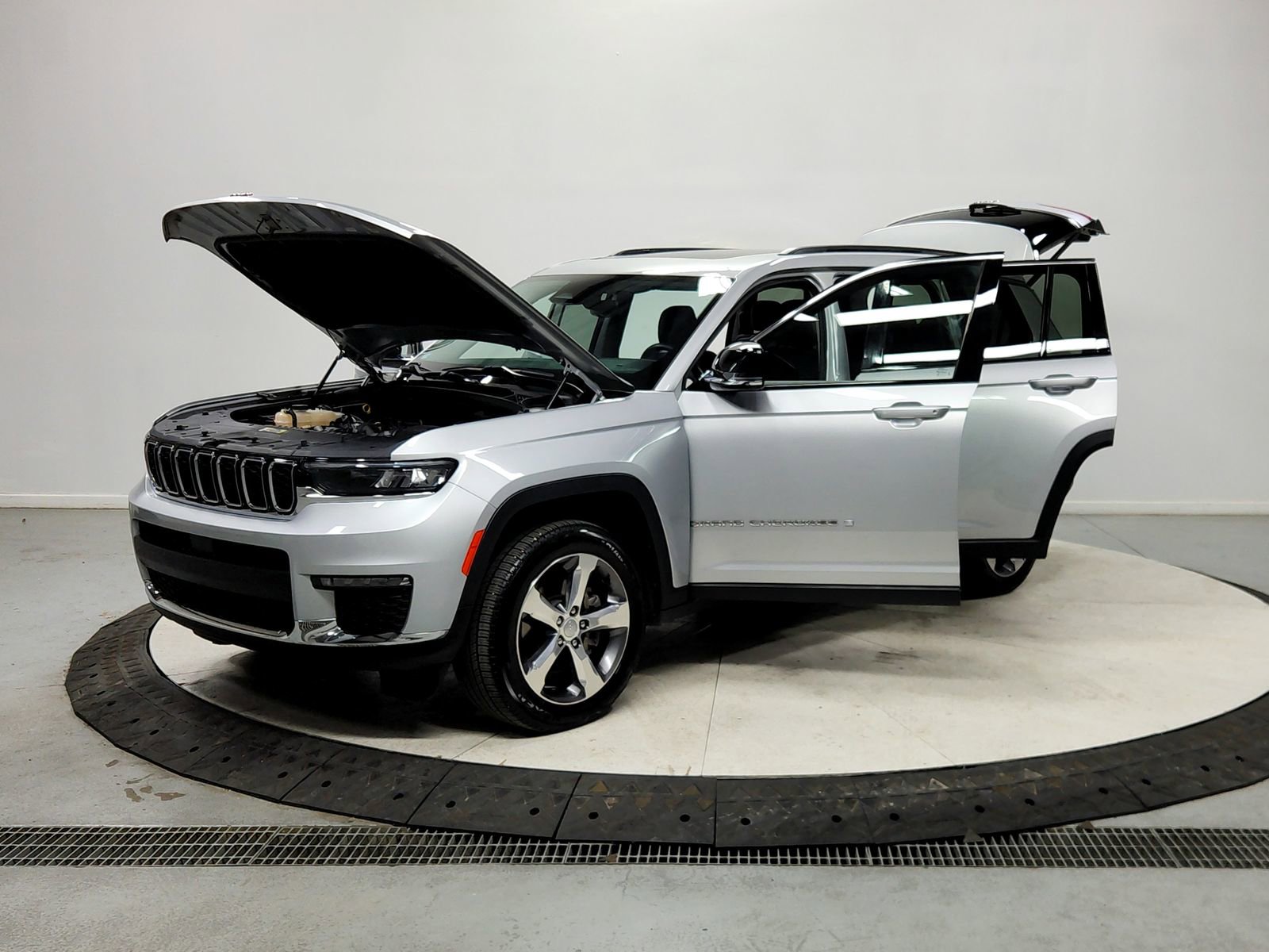 Used 2021 Jeep Grand Cherokee L Limited w/ Trailer Tow Group (B) image 11