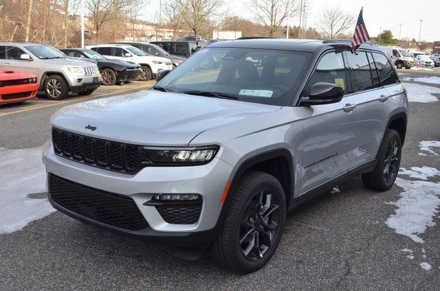 New 2025 Jeep Grand Cherokee Limited image 4