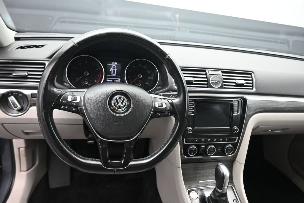 Used 2017 Volkswagen Passat 1.8T SE FWD image 15