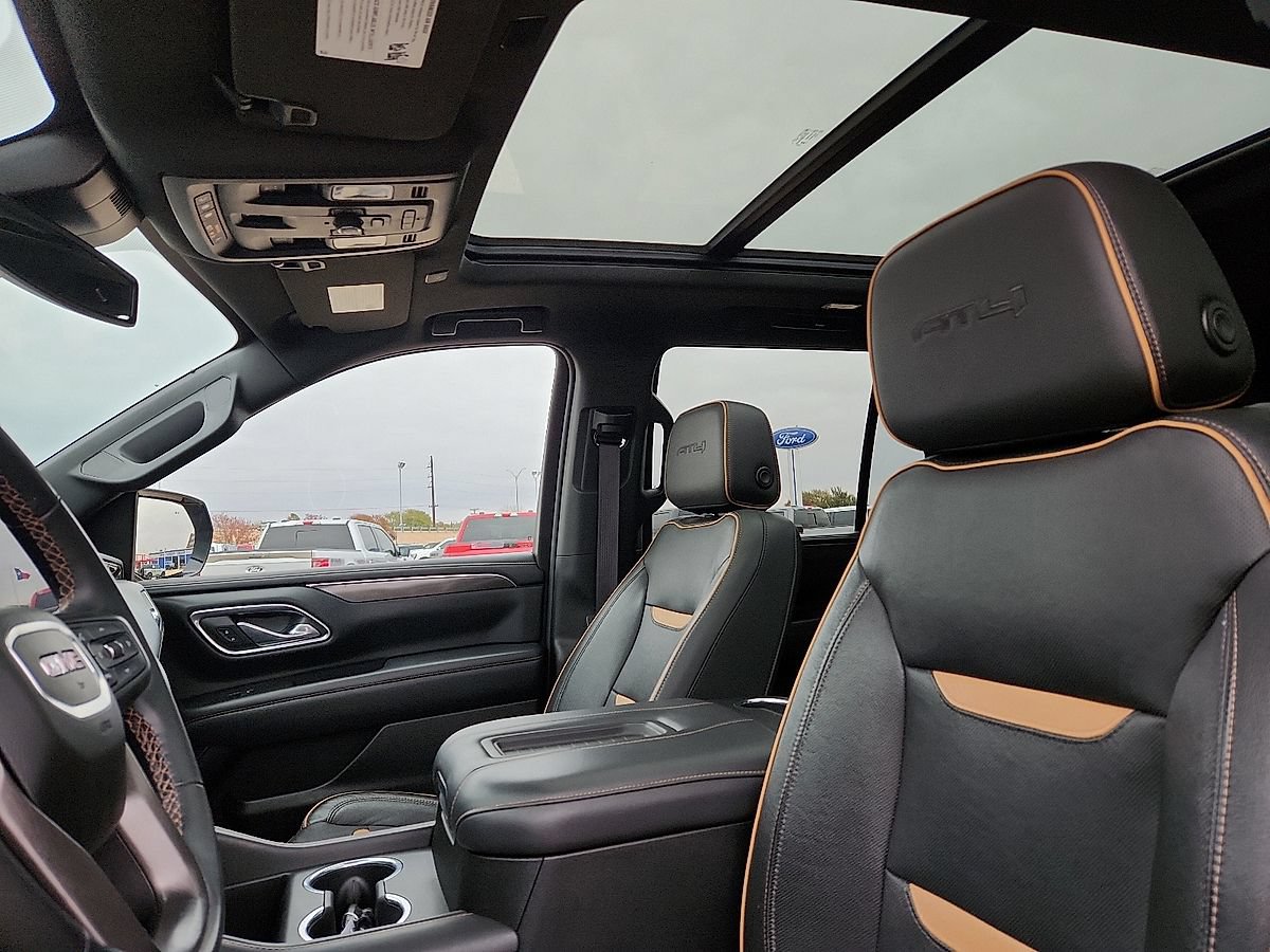 Used 2023 GMC Yukon AT4 w/ AT4 Premium Plus Package AWD/4WD image 7