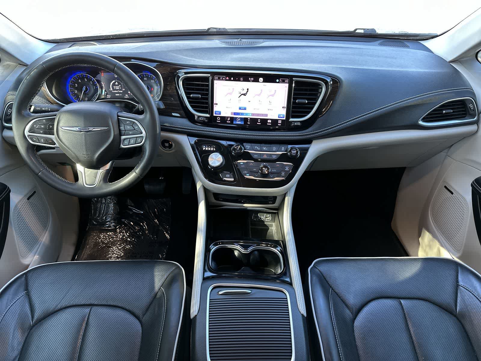 Used 2022 Chrysler Pacifica Limited w/ Uconnect Theater Family Group AWD/4WD image 18