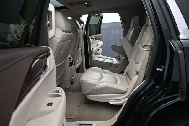 Used 2015 Cadillac Escalade Premium AWD/4WD image 13