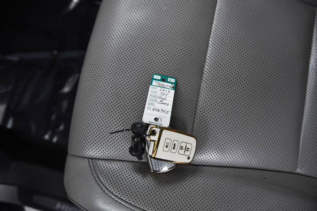 Used 2018 Toyota Highlander image 25