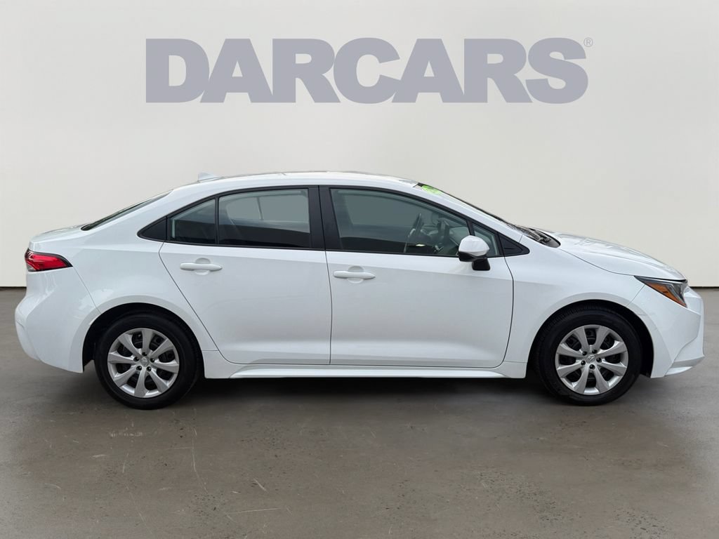 Used 2025 Toyota Corolla LE FWD image 8