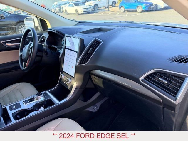 Used 2024 Ford Edge SEL AWD/4WD image 9