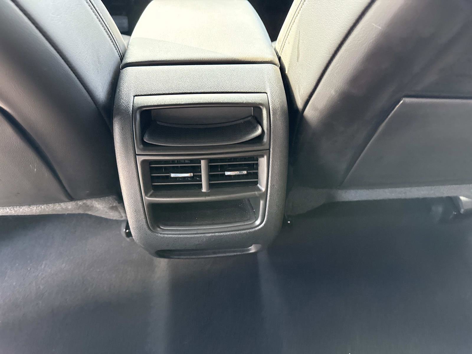 Used 2025 Cadillac XT5 Premium Luxury image 17