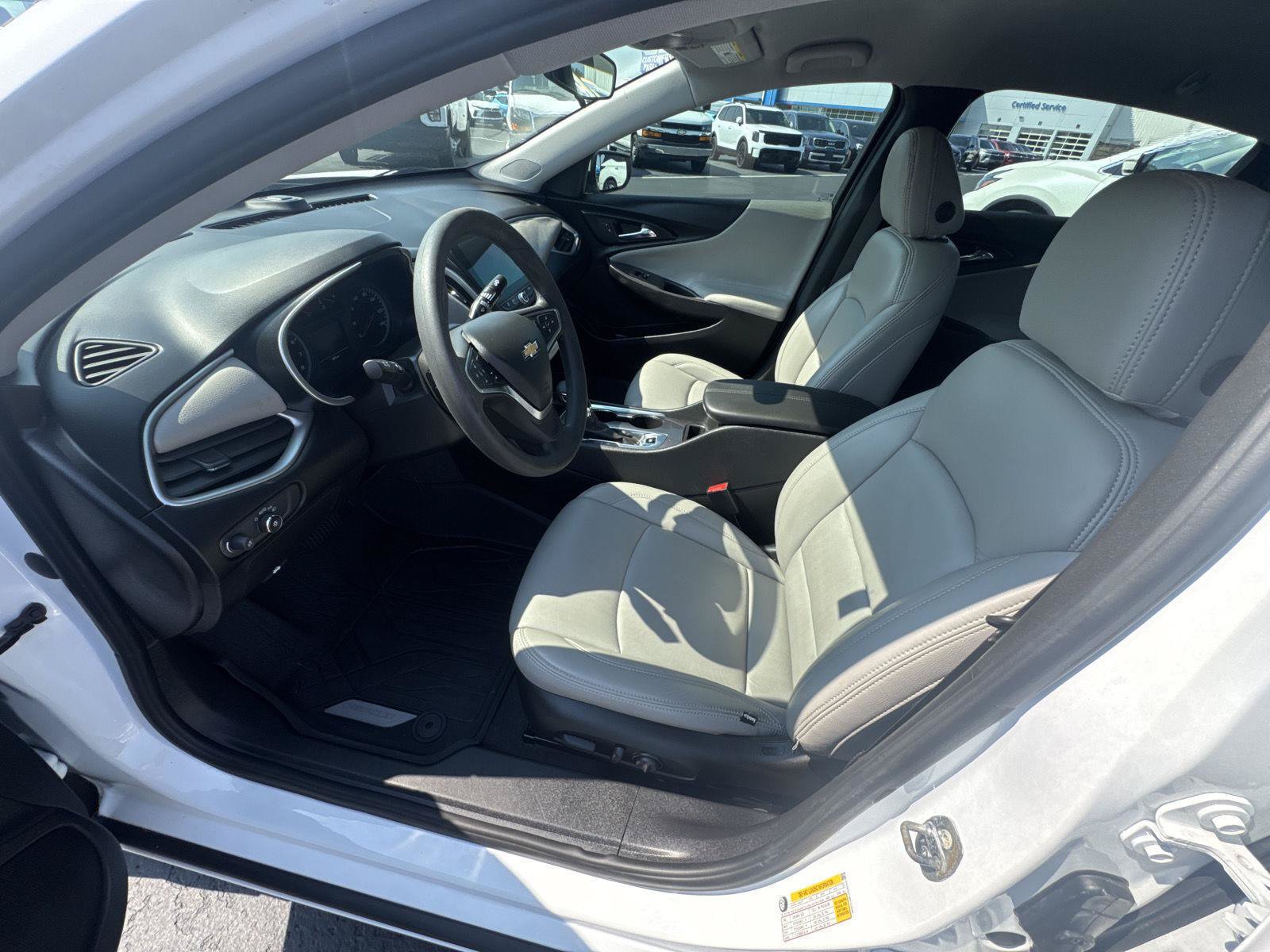 Used 2023 Chevrolet Malibu LT FWD image 7