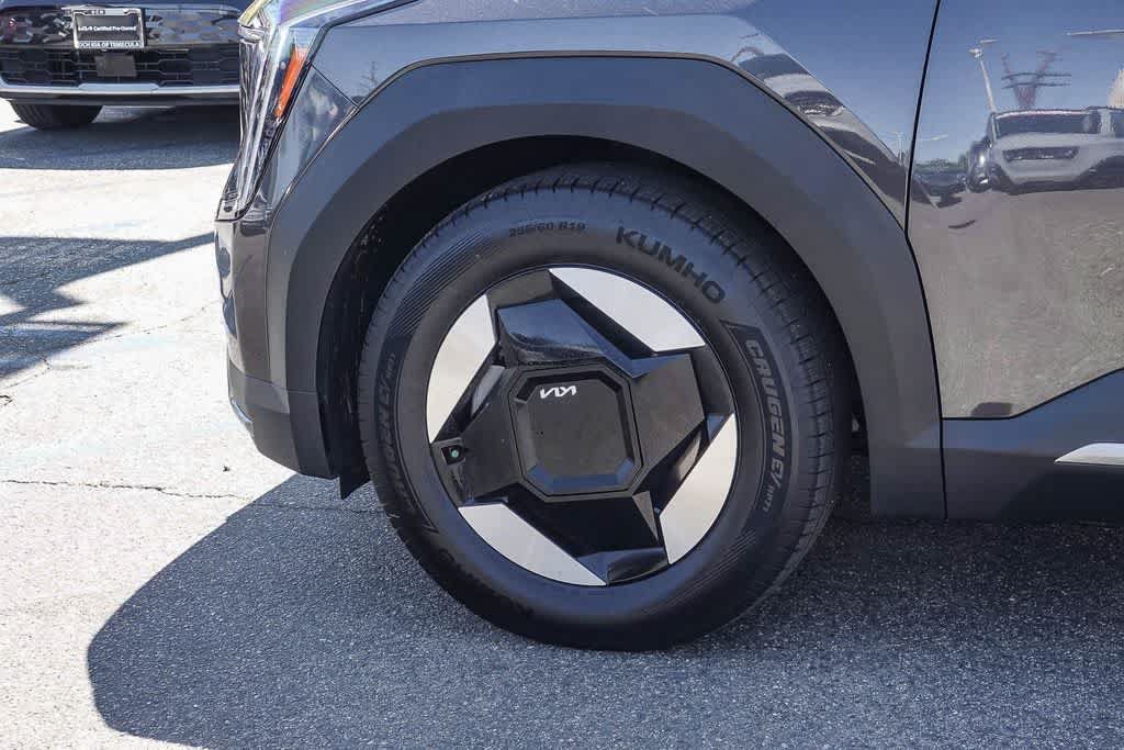 Certified 2024 Kia EV9 Wind AWD/4WD image 9