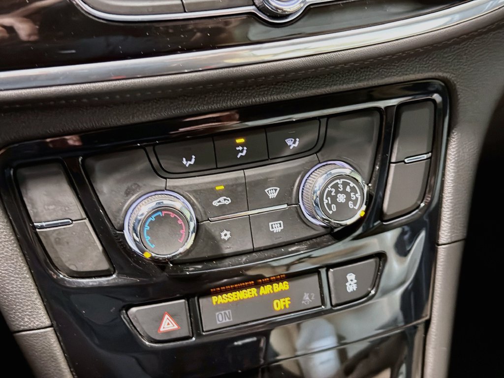 Used 2020 Buick Encore Preferred FWD image 14