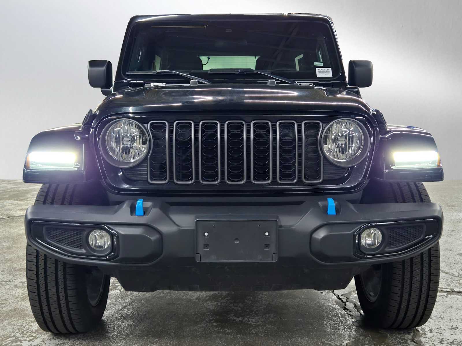 Used 2024 Jeep Wrangler Unlimited AWD/4WD image 8