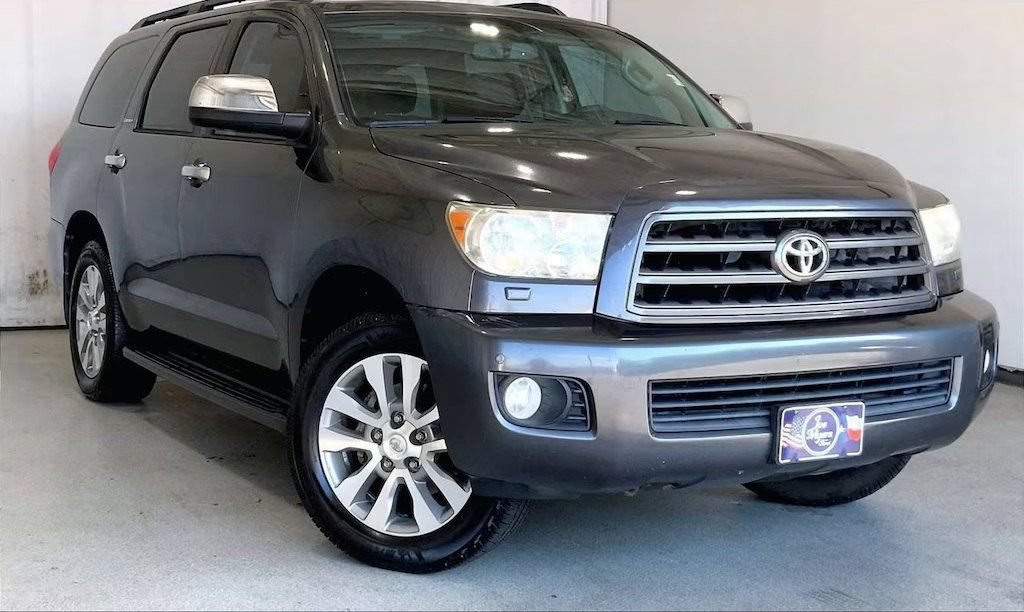 Used 2016 Toyota Sequoia Limited w/ Safety & Convenience Package RWD image 2