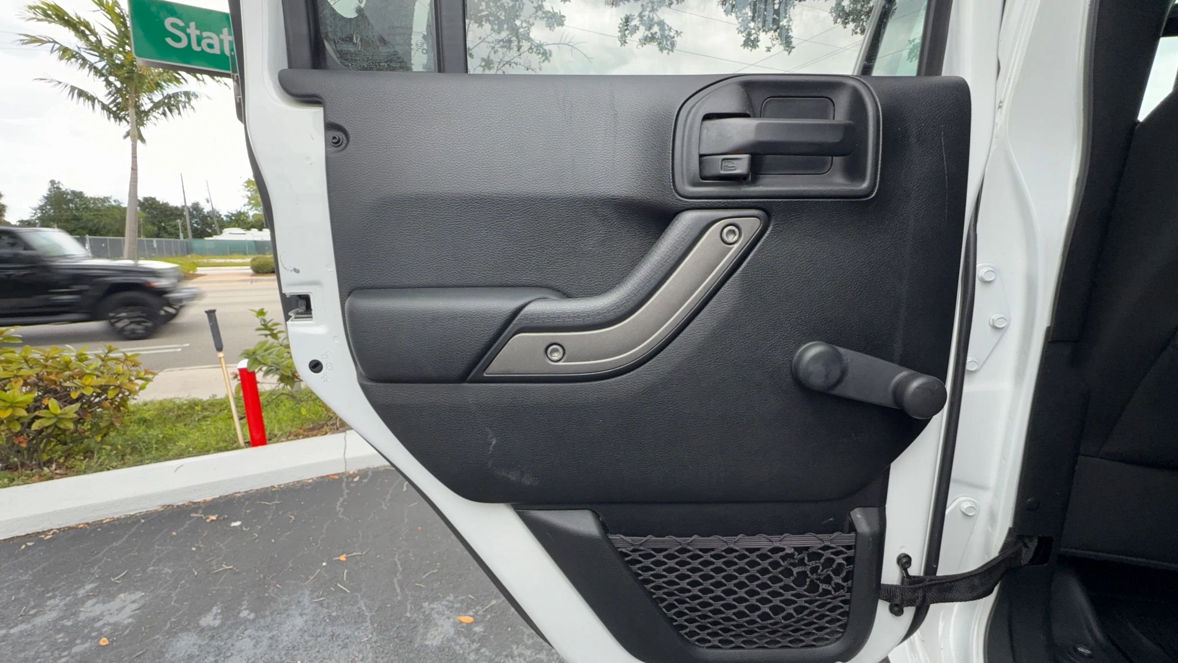 Used 2018 Jeep Wrangler Unlimited Sport AWD/4WD image 18
